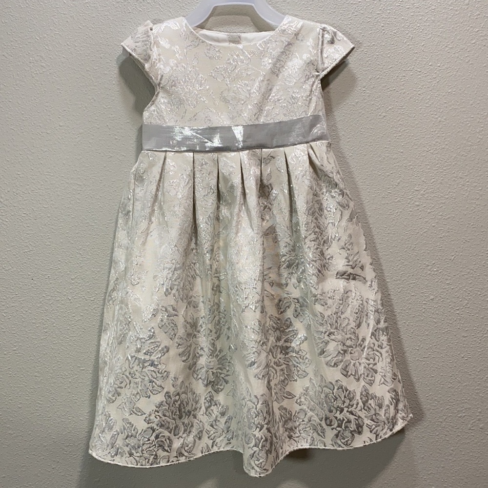 Dorissa floral embossed jacquard‎ dress silver cream